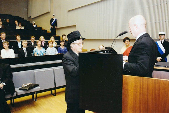 Receiving an honorary doctorate, June 9, 2006, University of Vaasa, Promoter: Prof. Christer Laurén